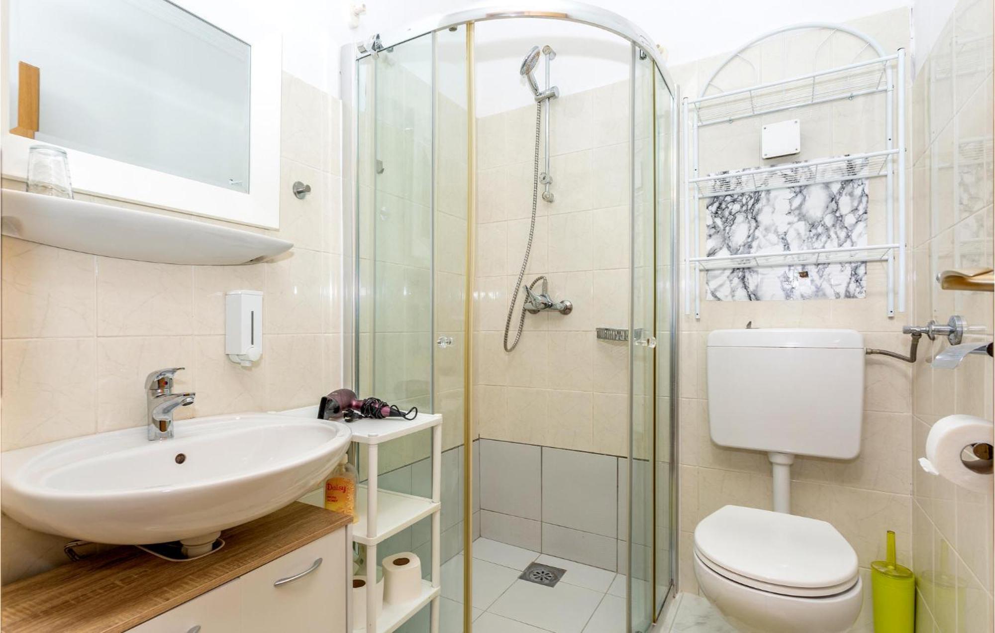 Awesome Apartment In Stara Baska 1 With Kitchen Eksteriør billede